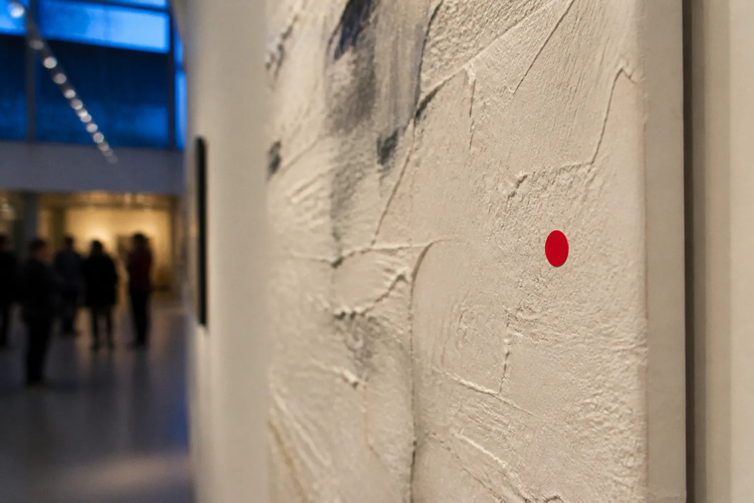 Kunstkauf auf der Vernissage: Der Fehler mit dem roten Punkt